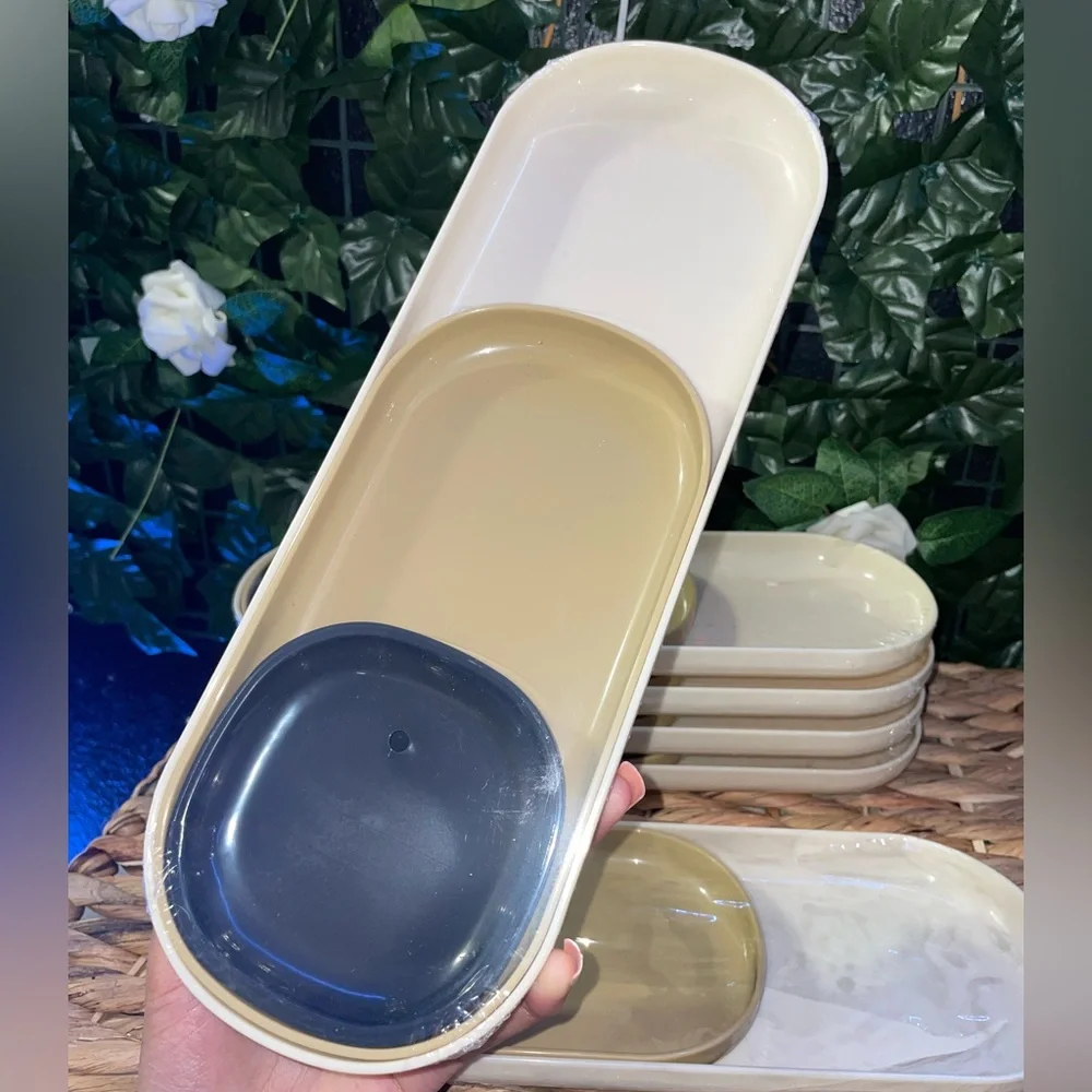 Set of 6 Oval plastic trays in Neutral Tones